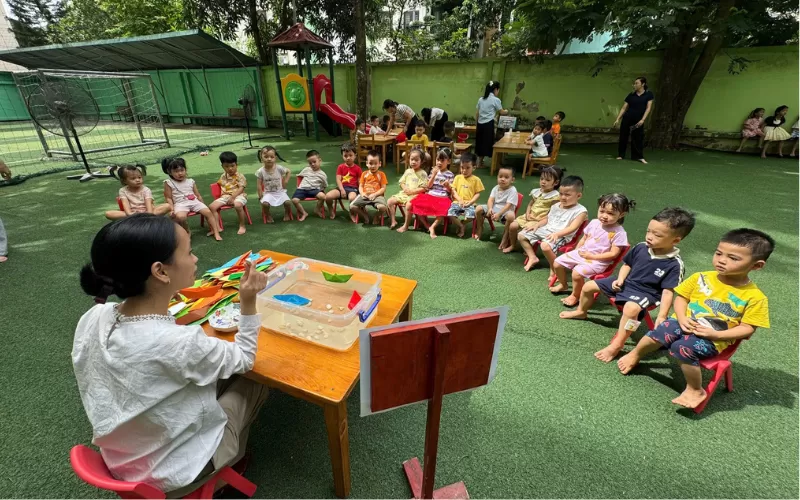 MỖI ĐỨA TRẺ ĐỀU CÓ MÙA HÈ CỦA RIÊNG MÌNH...