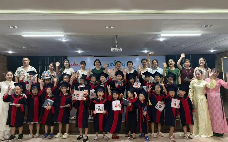 HÀNH TRÌNH LỚN KHÔN | Little Steps, Bright Future