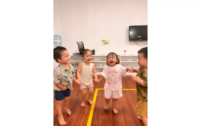 “SỢ CON HỌC NHIỀU NÊN KHÔNG DÁM CHO NHẬP HỌC…”